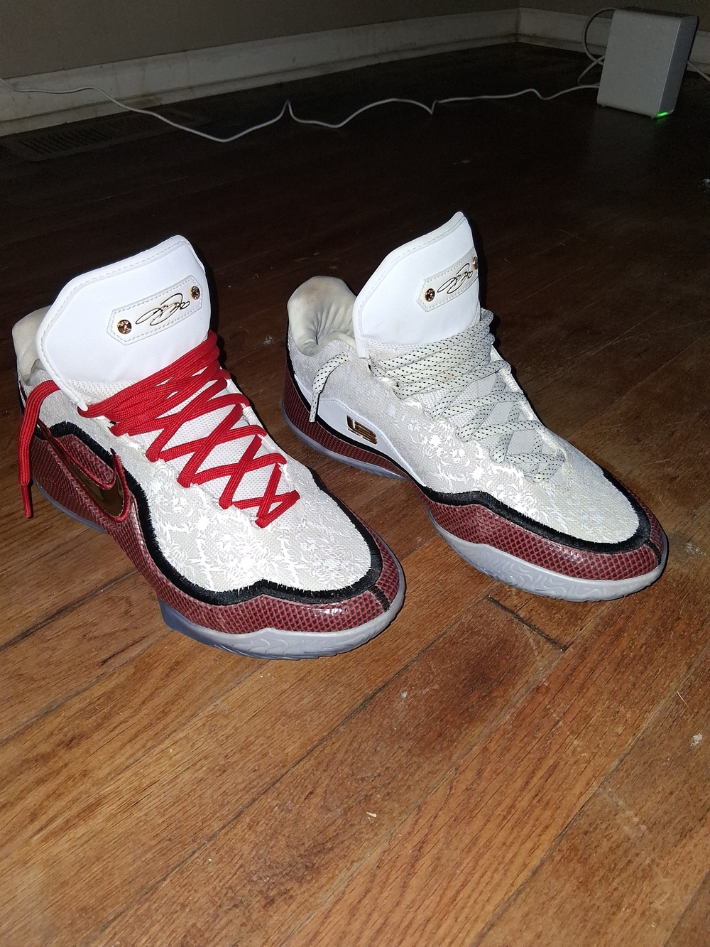 Nike Men's White & Red Basketball Shoes - LeBron Signature Style